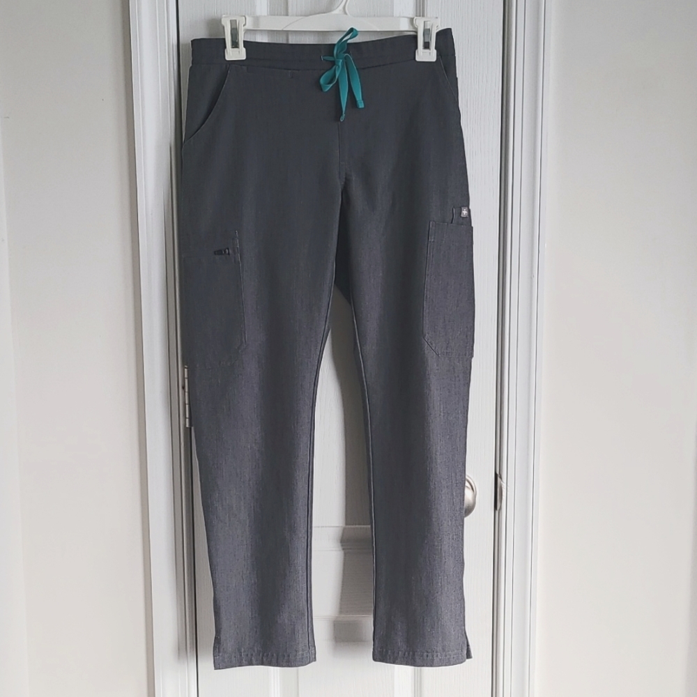 FIGS Yola skinny scrub pants, graphite, XS petite
